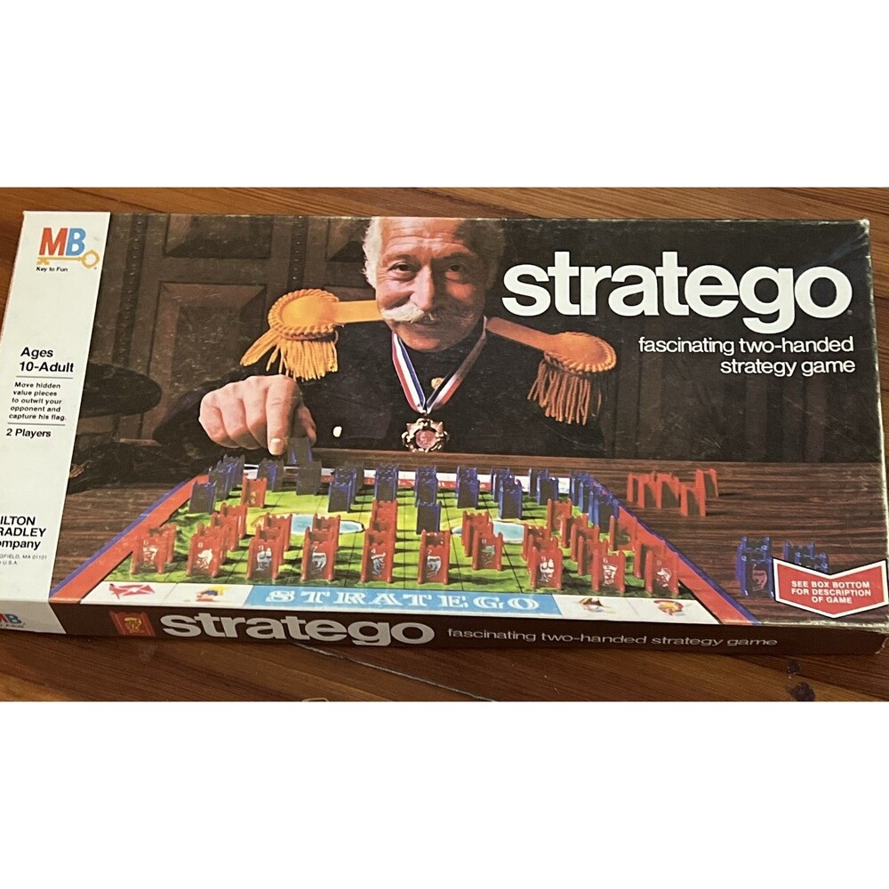 Milton Bradley Stratego 2-Player Strategy Board Game Vintage 1970 MPN 416-X1